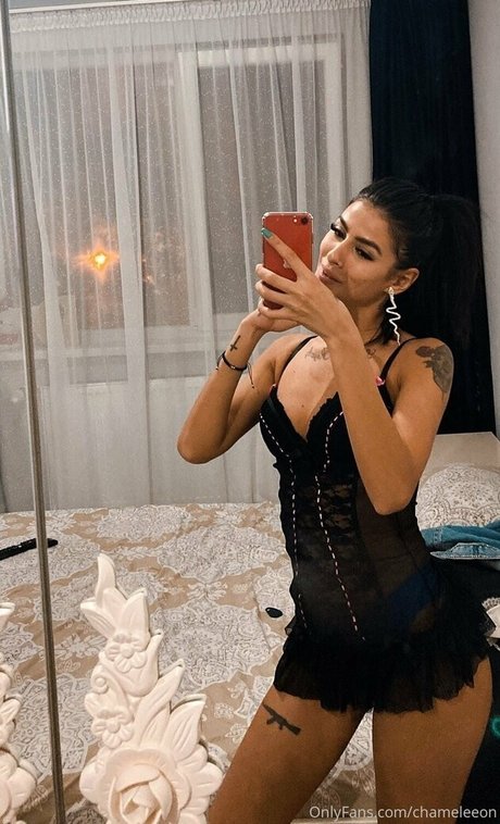 chameleeon model beautiful picture