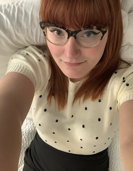 latina milf onlyfans pornographic image