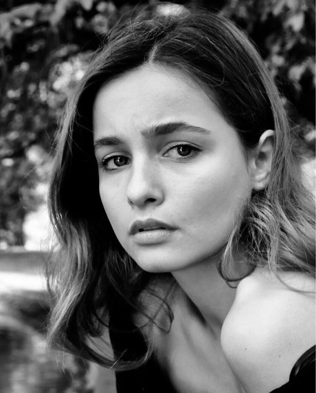 Ruxandra Porojnicu art pornstar img