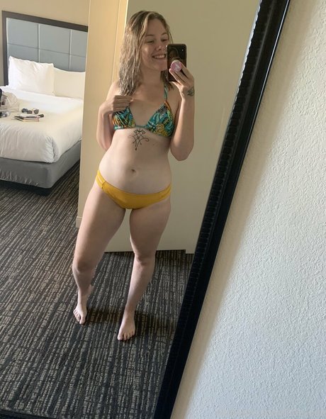 little doe star hot images