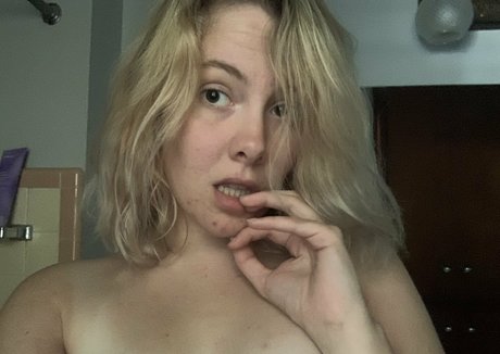 little doe perfect pornstar image