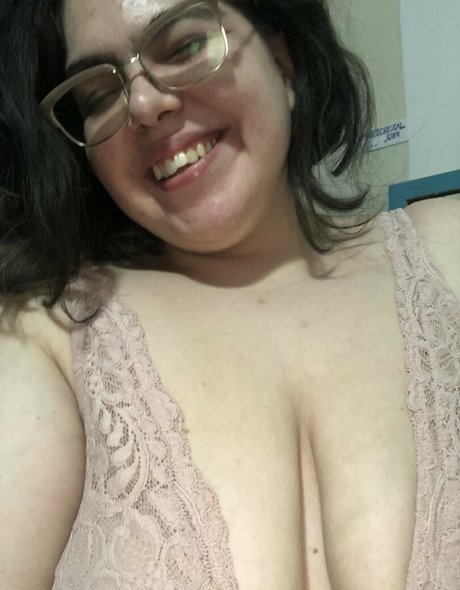 moetcristalbbw erotic model pic