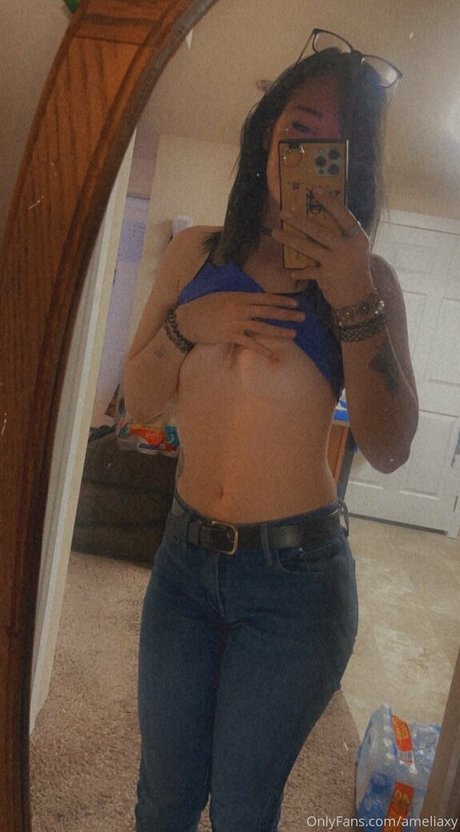 ameliaxy pretty model pics