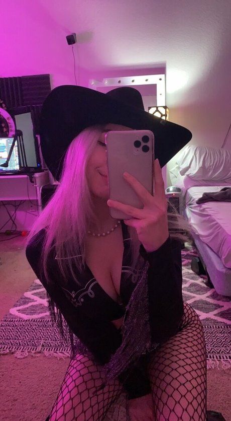 mom fuck onlyfans top photos