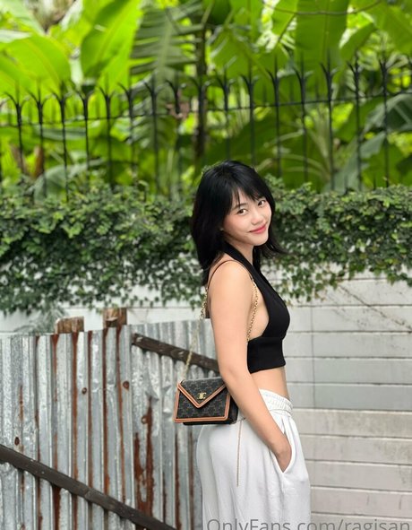 ragisan nude star gallery