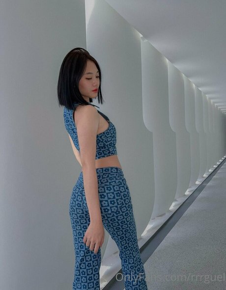 ragisan erotic model archive