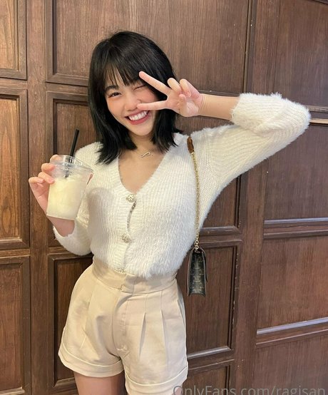 ragisan high quality model image