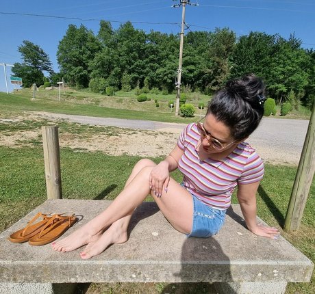 goddesshathafeet beautiful star picture