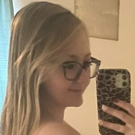 _jasimine adult model image