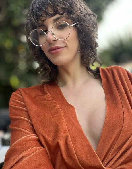 Dahlia Crimson sex model archive