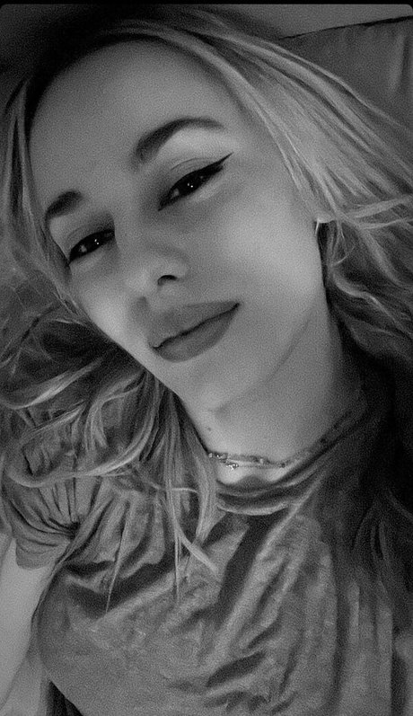 Elena Lagou nice pornstar photos