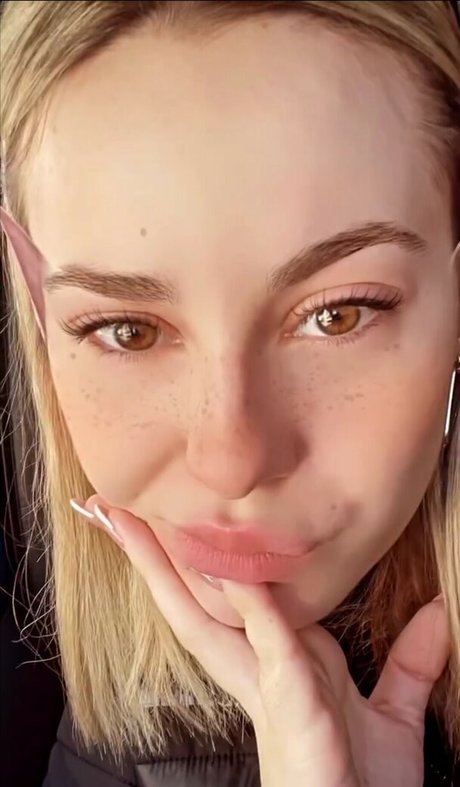 Elena Lagou top pornstar pic