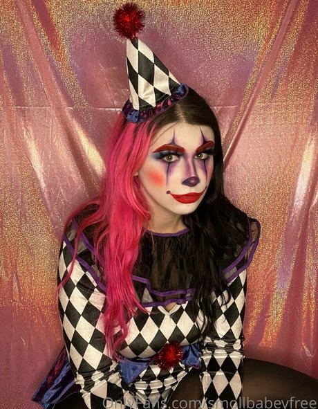 smollbabeyfree sexy star img