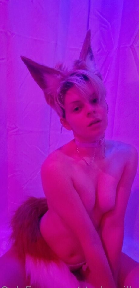 starkzzzilla model naked img