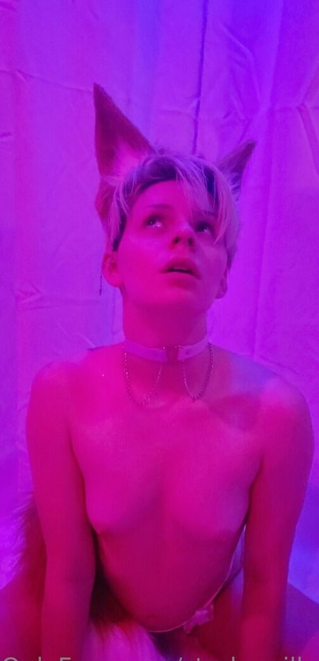 starkzzzilla sexy actress photos