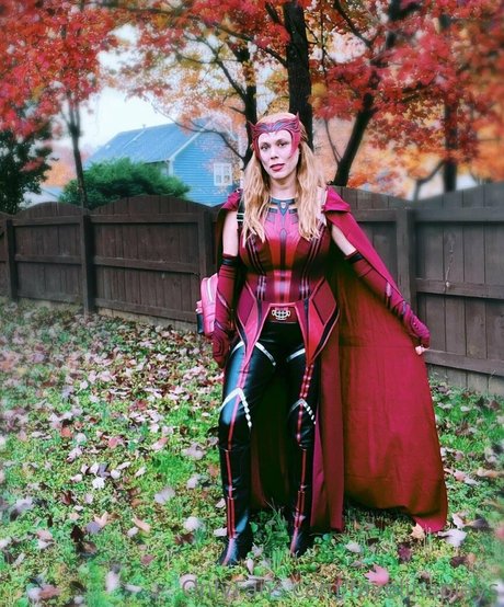 fayelinaplays model hot image