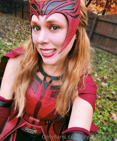 fayelinaplays model adult picture