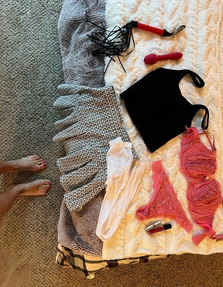 fayelinaplays model nice pics