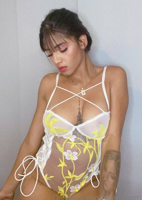 evabinetti model top pics