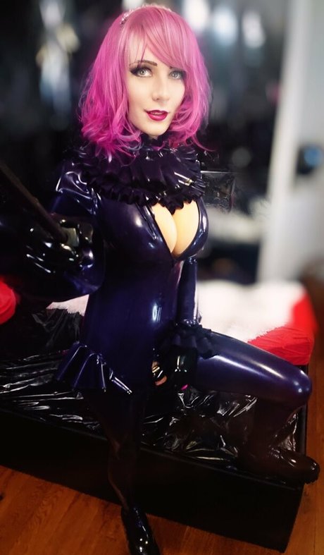 latexirime pornstar erotic picture