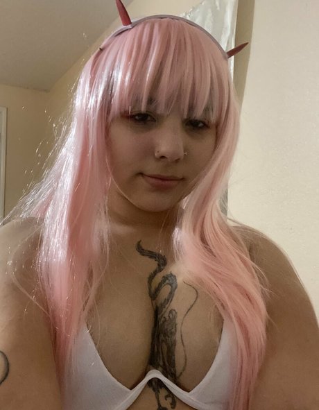 hellzzangel free model nude photos