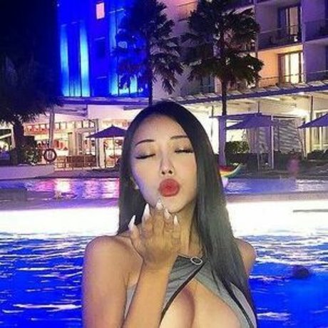 Stephanie Choi xxx model pics