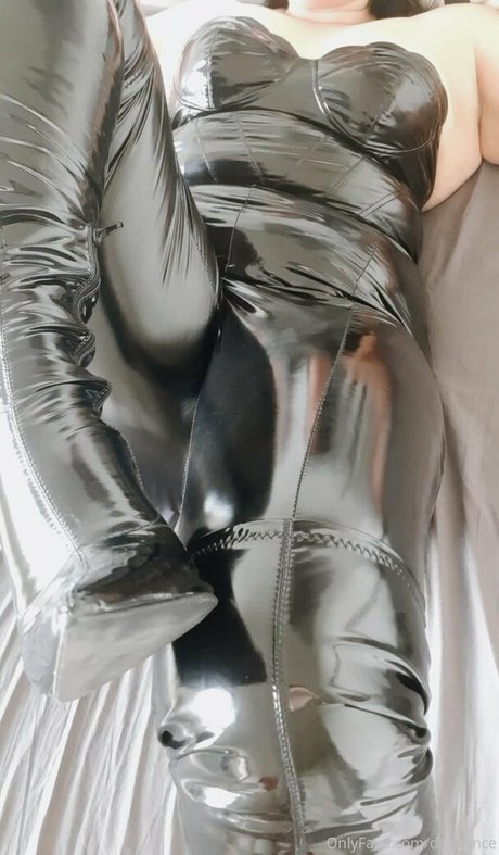 blonde wife onlyfans hd images