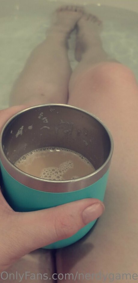 nerdygamermom89 free model picture