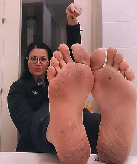 Lucrezia Domina model free image