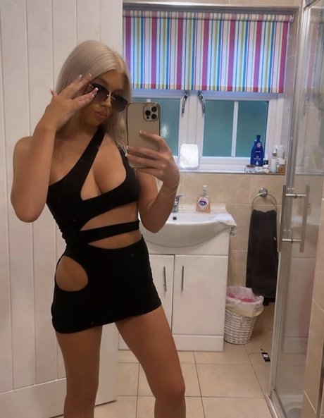 Neve Ellel pornstar hot image