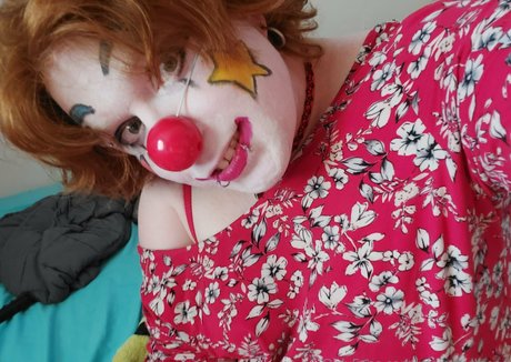 majorredhead nice model pic