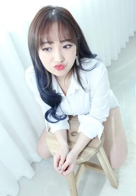 Chulwoo art actress picture