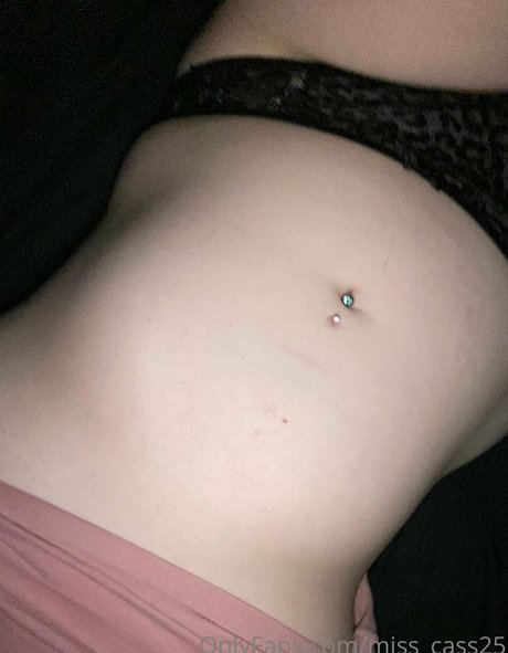 miss cass25 model nude pic