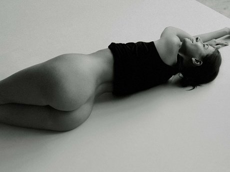 Linda x pornstar exclusive pictures