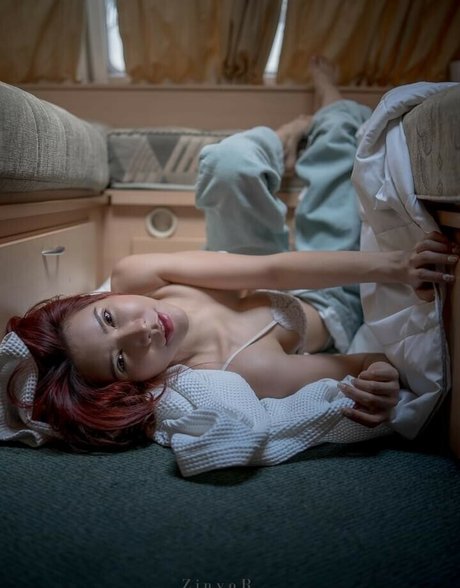 Eyealive model top pictures