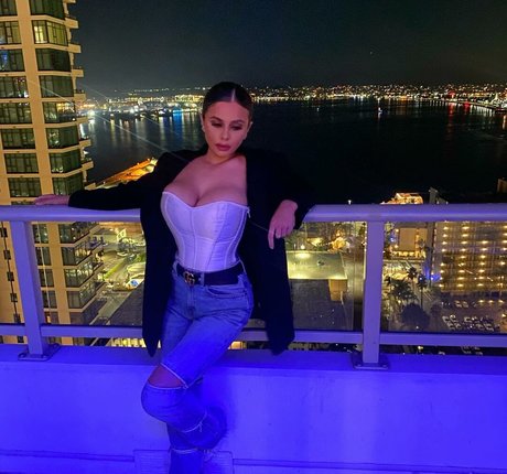 Jordan Taverner pornstar erotic gallery