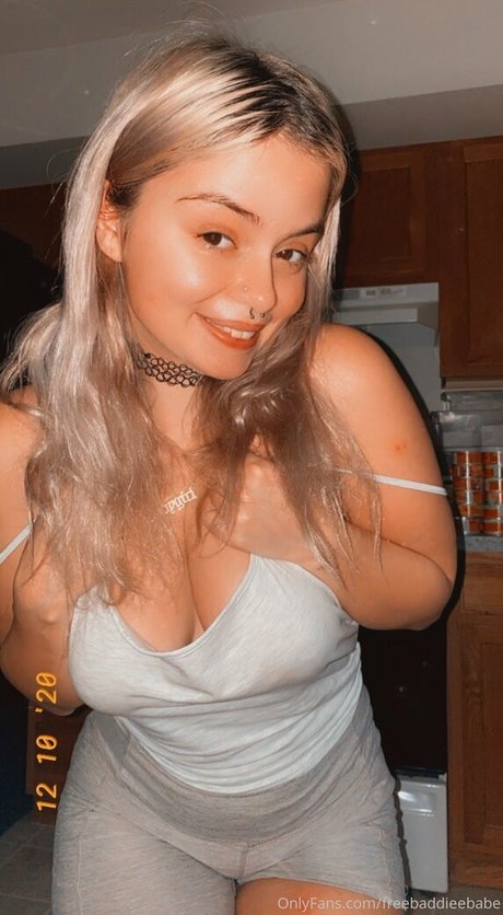 freebaddieebabe model art pic