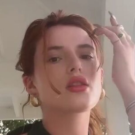 Bell Thorne sexy model gallery