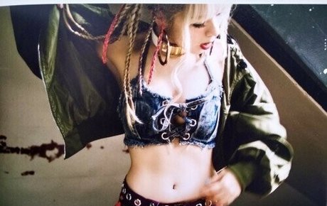 Mizuhashi Mai sexy pornstar image