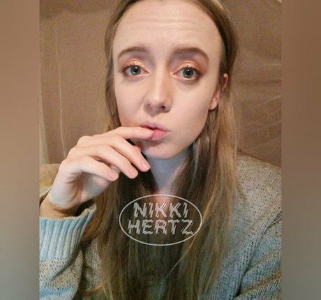 thenikkihertz model pretty img