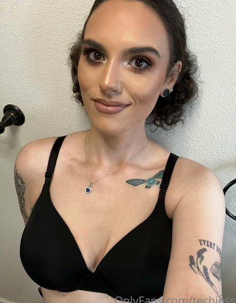 chubby nerd onlyfans free nude img