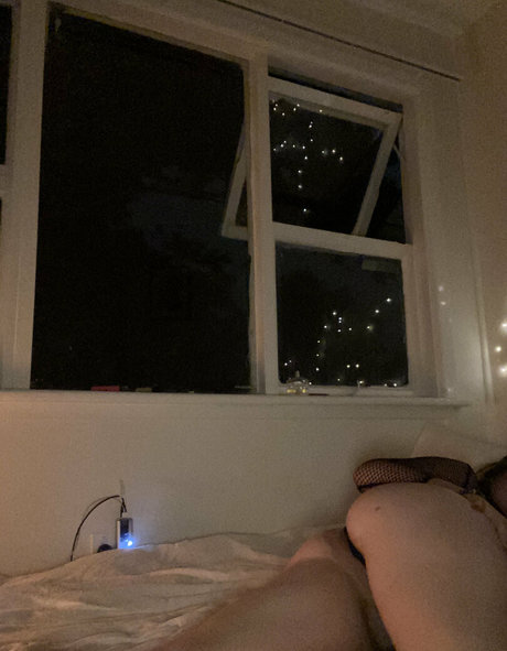 clitriinee2 exclusive actress galleries