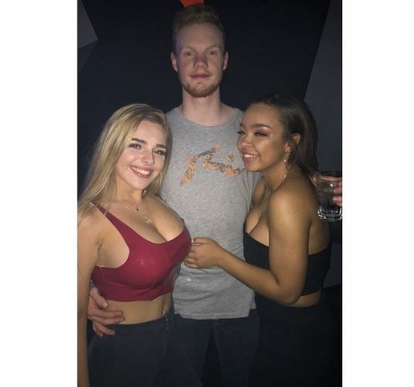 Chloe Ilsley pornographic model pictures