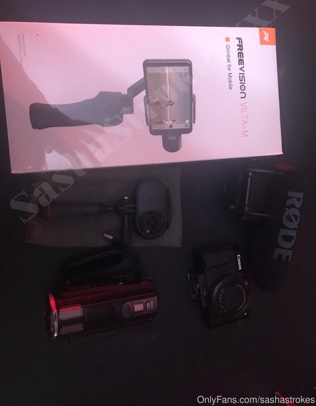 sashastrokes pornstar free photo