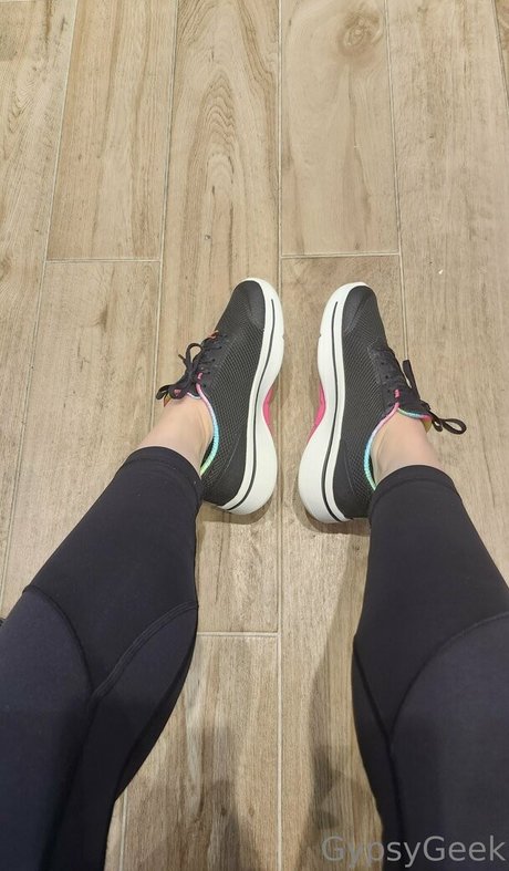 GypsyGeek exclusive actress images