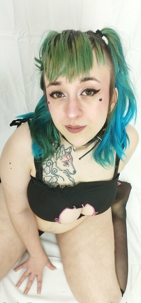 wonderlandkueen beautiful model image