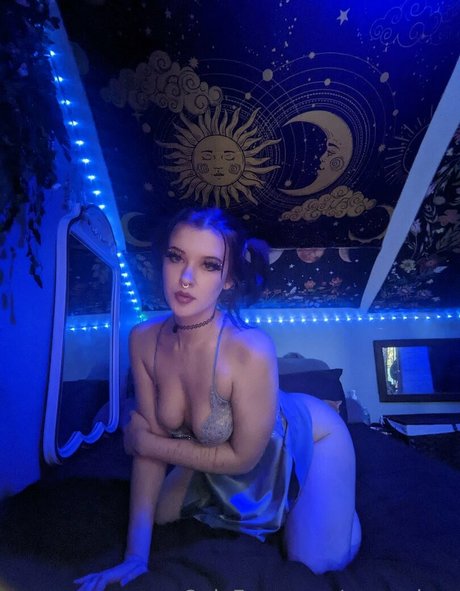 scaryahna star pornographic photos