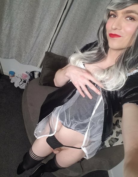 tslunabella sexy actress pics