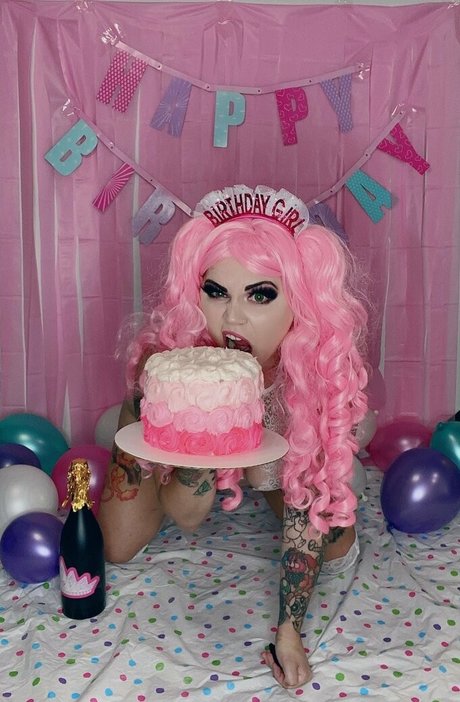 canadiancomiccutie xxx pornstar img