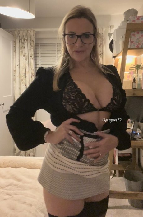 msyates72 model naked pic